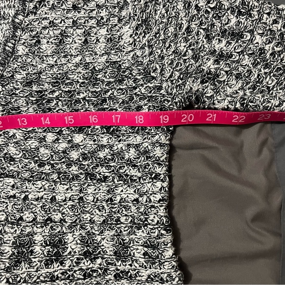 Style & Co Women’s Size M Pullover Knit V Neck Sweater with hood & front pocket - Picture 7 of 9